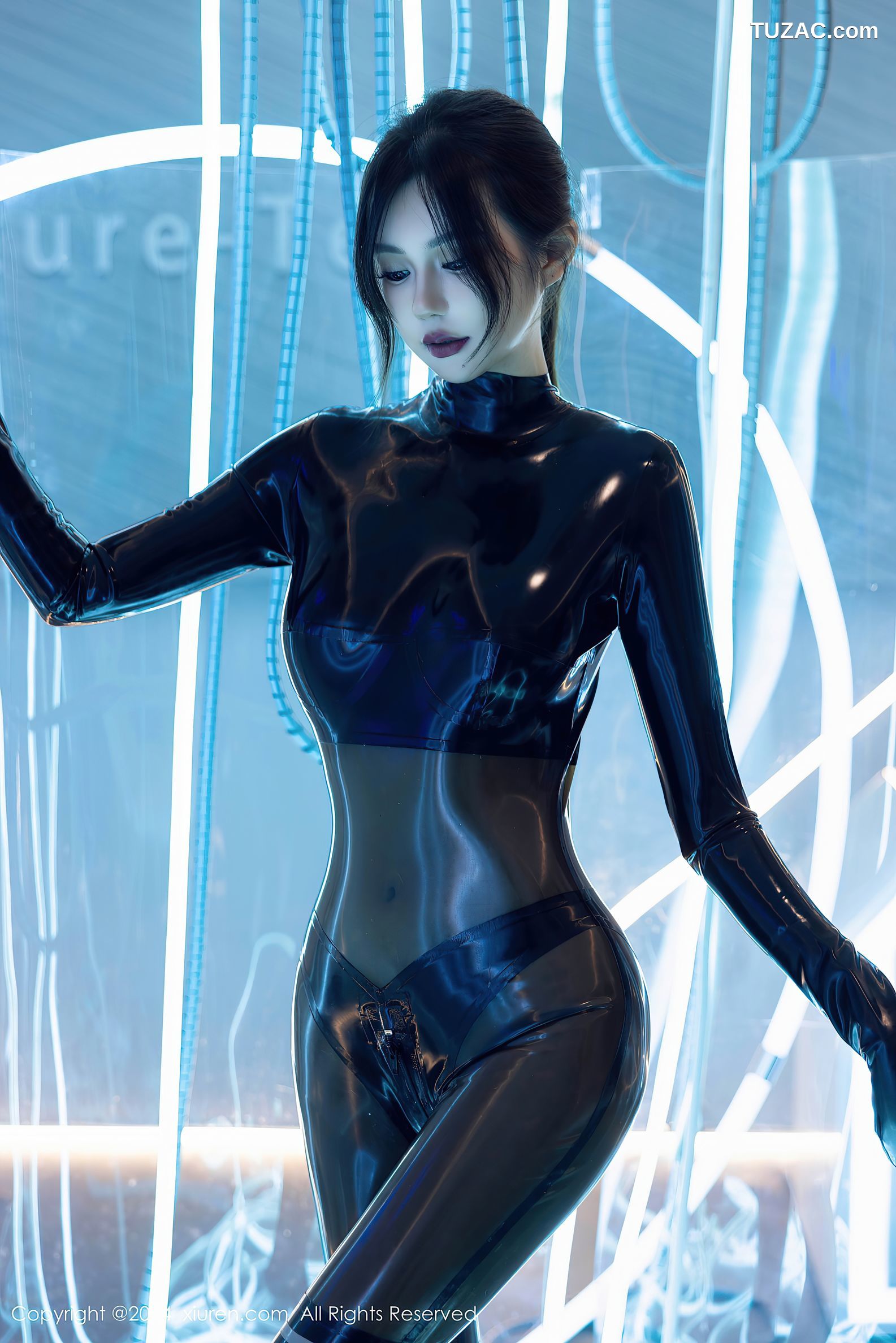 XiuRen秀人网-9235-绮里嘉ula-未来科技机器姬透视黑胶衣-2024.09.30