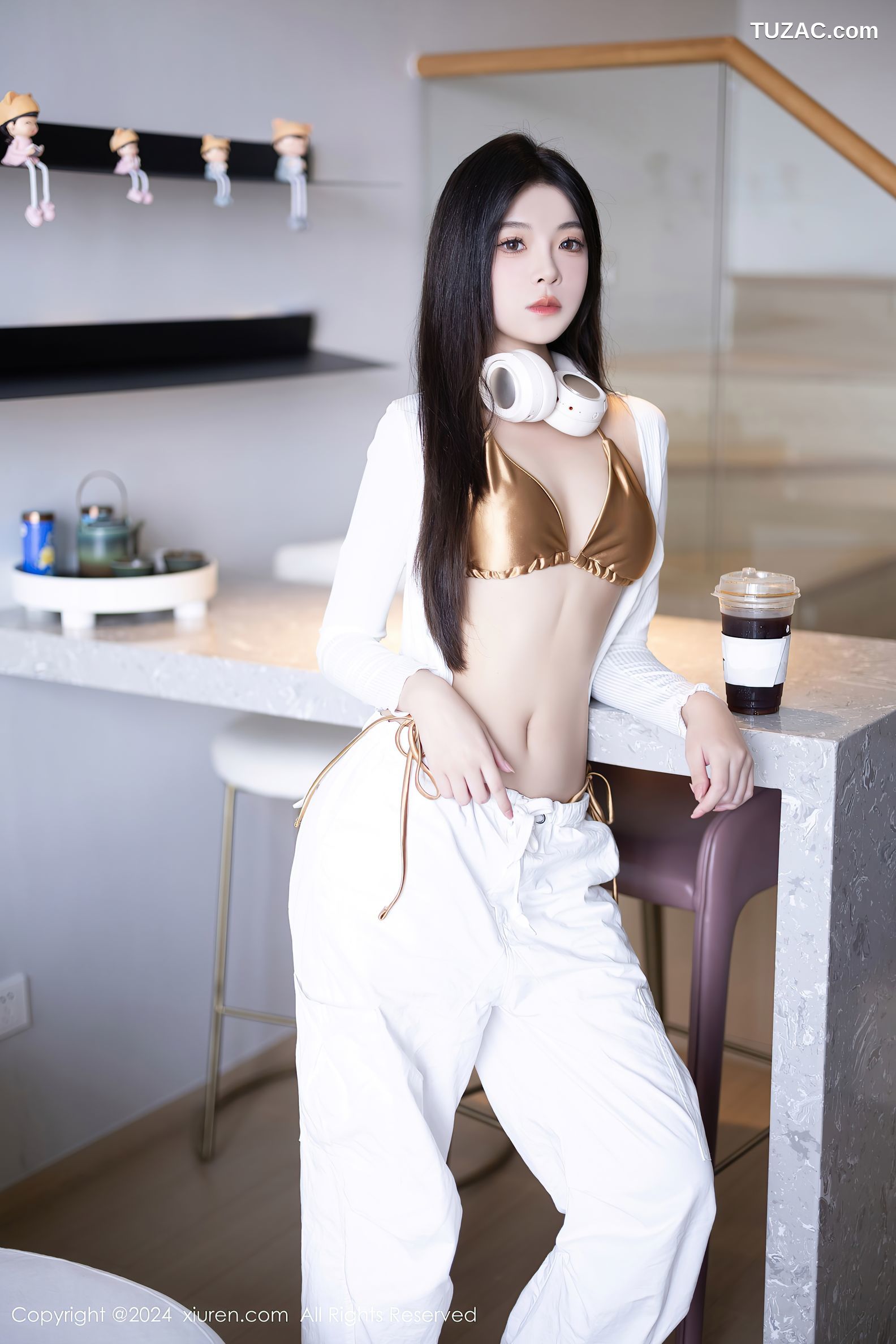XiuRen秀人网-9262-初梦瑶-白衣白长裤金色内衣-红色睡衣-2024.10.10