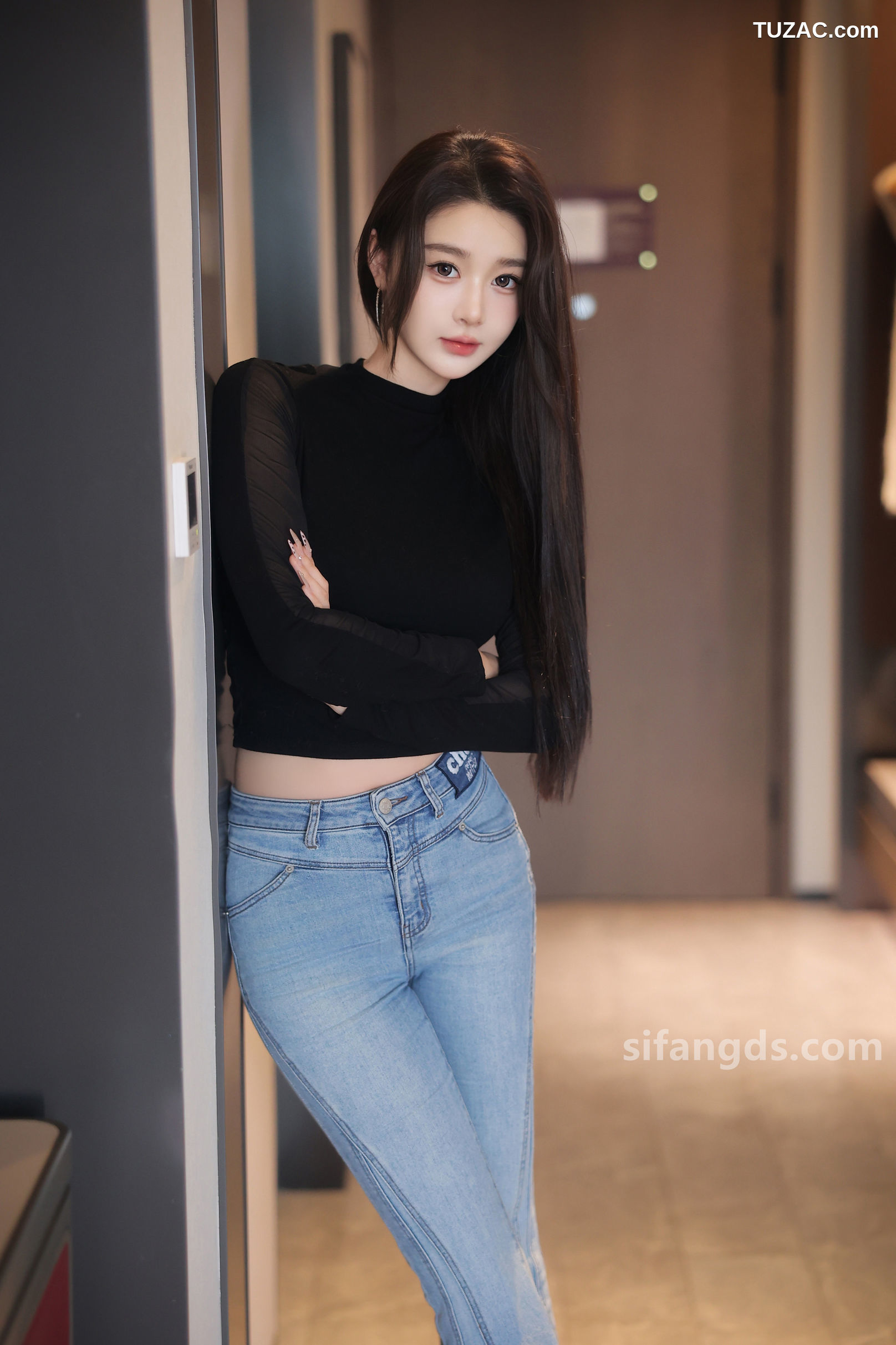 XR-Uncensored-Candy糖糖-牛仔裤黑丝-R18-XiuRen秀人网-9555-内购私拍