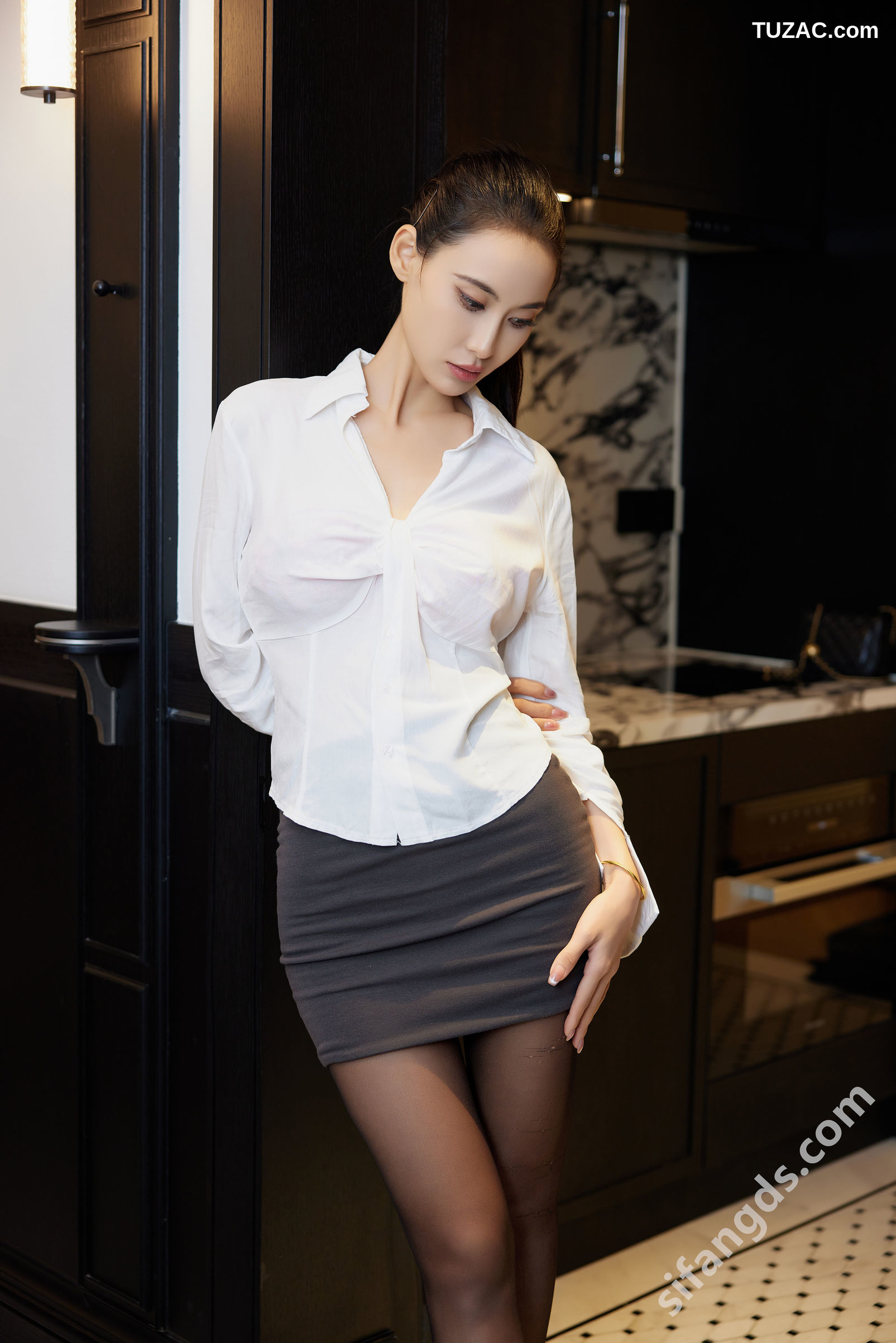 XR-Uncensored-lingyu69-远东饭店-大尺度写真-XiuRen秀人网-8828-内购私拍