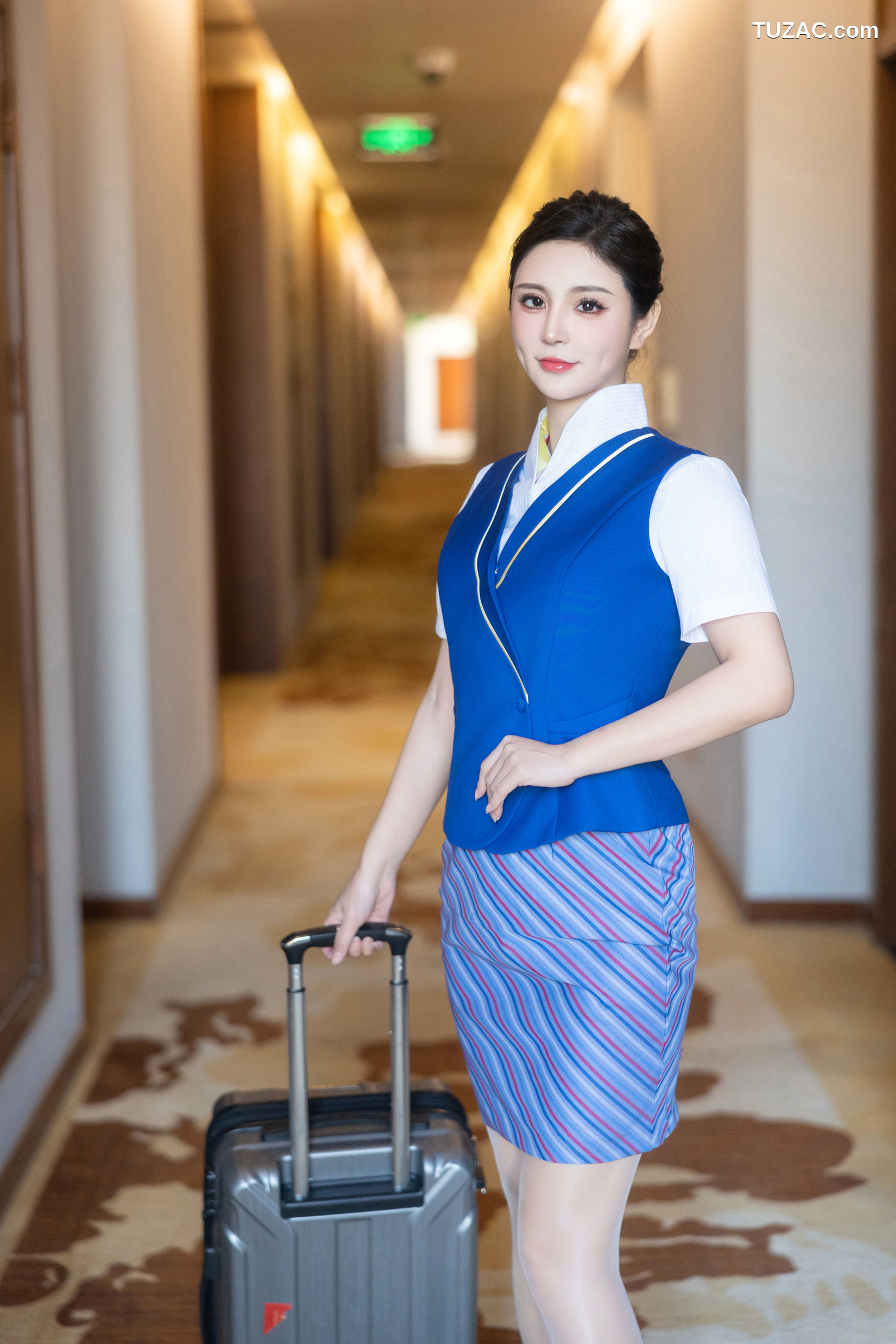 XR-Uncensored-小蛮妖Yummy-秀人网模特-空姐制服-XiuRen秀人网-9612-内购私拍