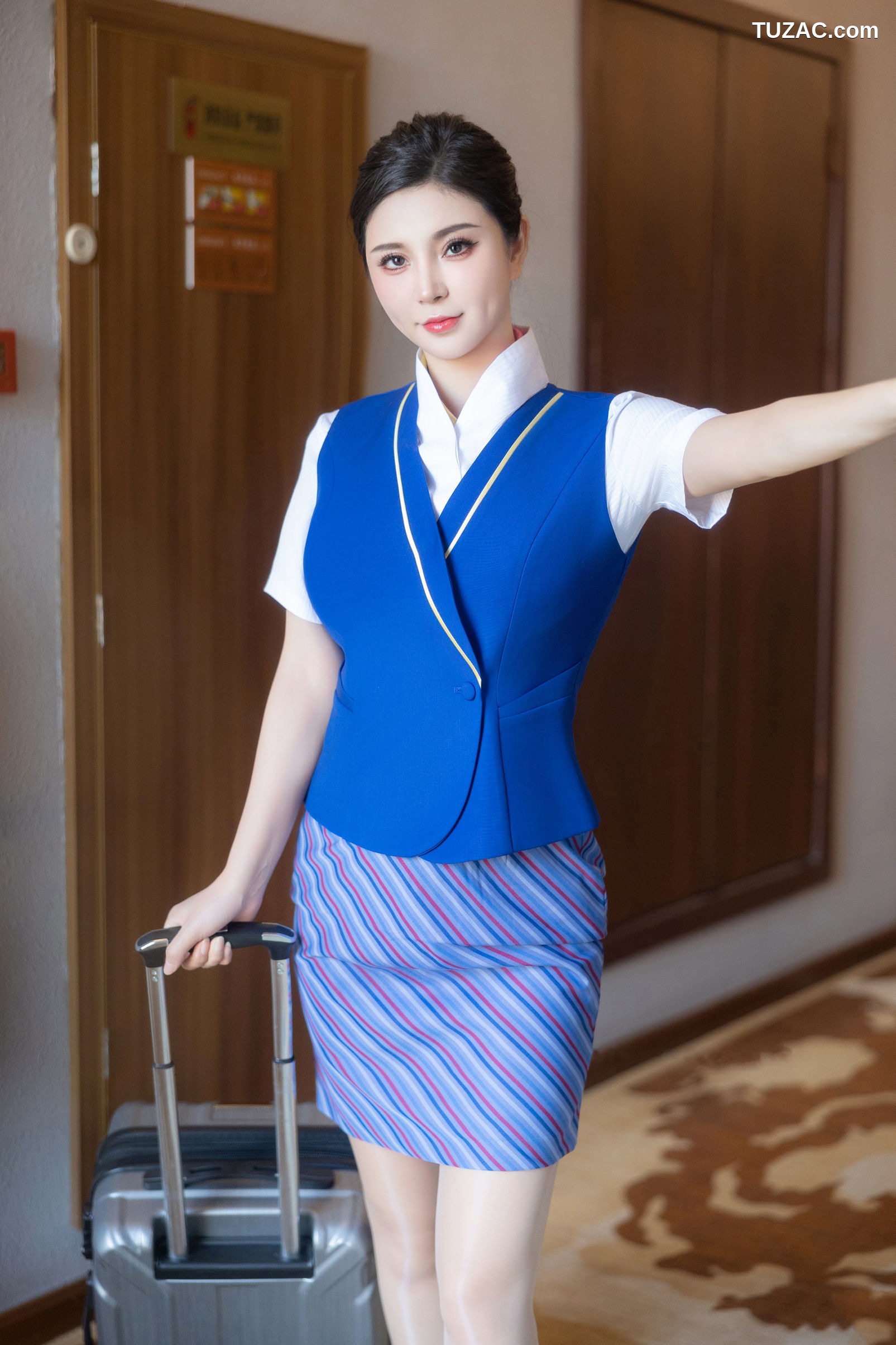XR-Uncensored-小蛮妖Yummy-秀人网模特-空姐制服-XiuRen秀人网-9612-内购私拍