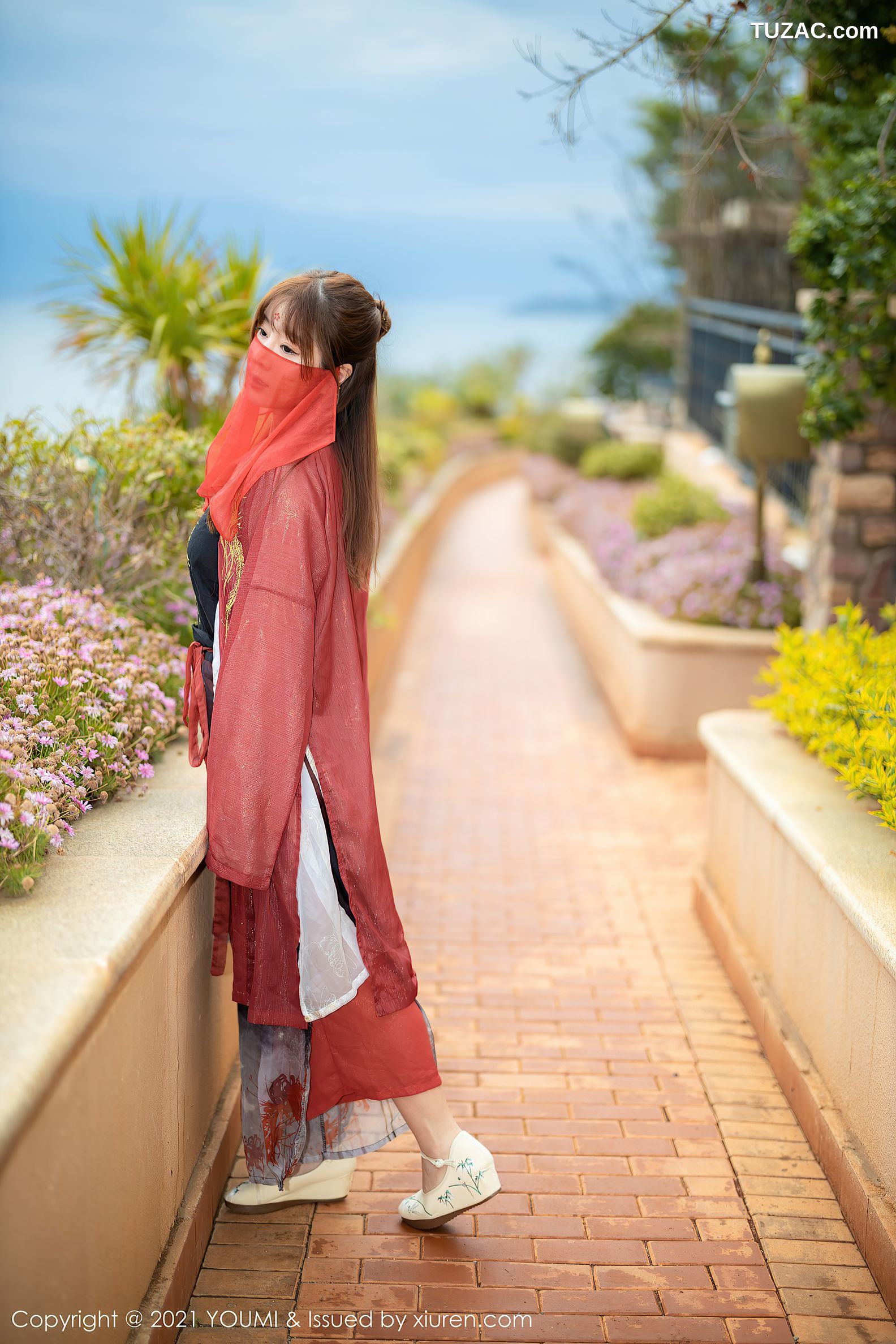 YouMi尤蜜荟-621-王雨纯-大理旅拍异域风情服饰泳池