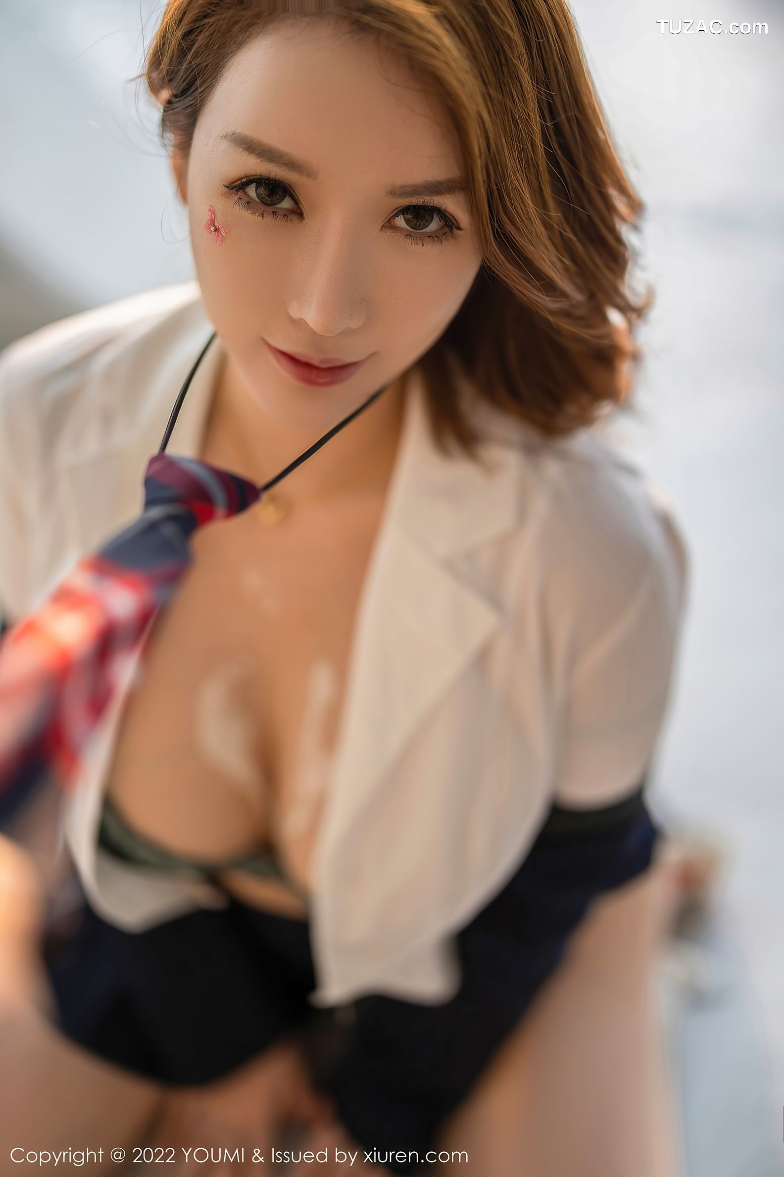 YouMi尤蜜荟-772-尤妮丝-白衬蓝超短裙